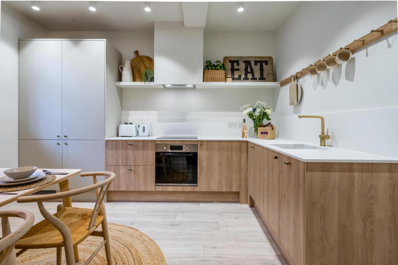 The Lark Apartment Йорк Екстериор снимка